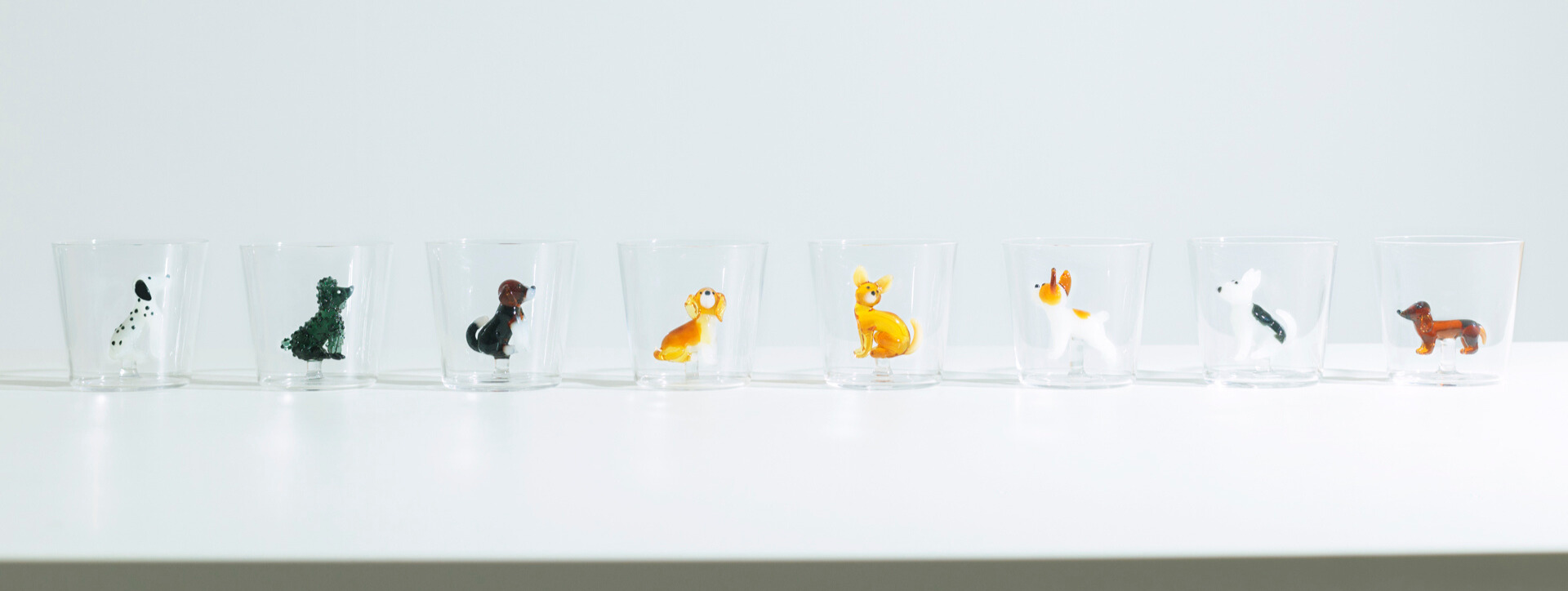 Læs mere om brandet her